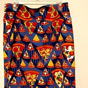 Whimsical LulaRoe skirt     Only worn one time